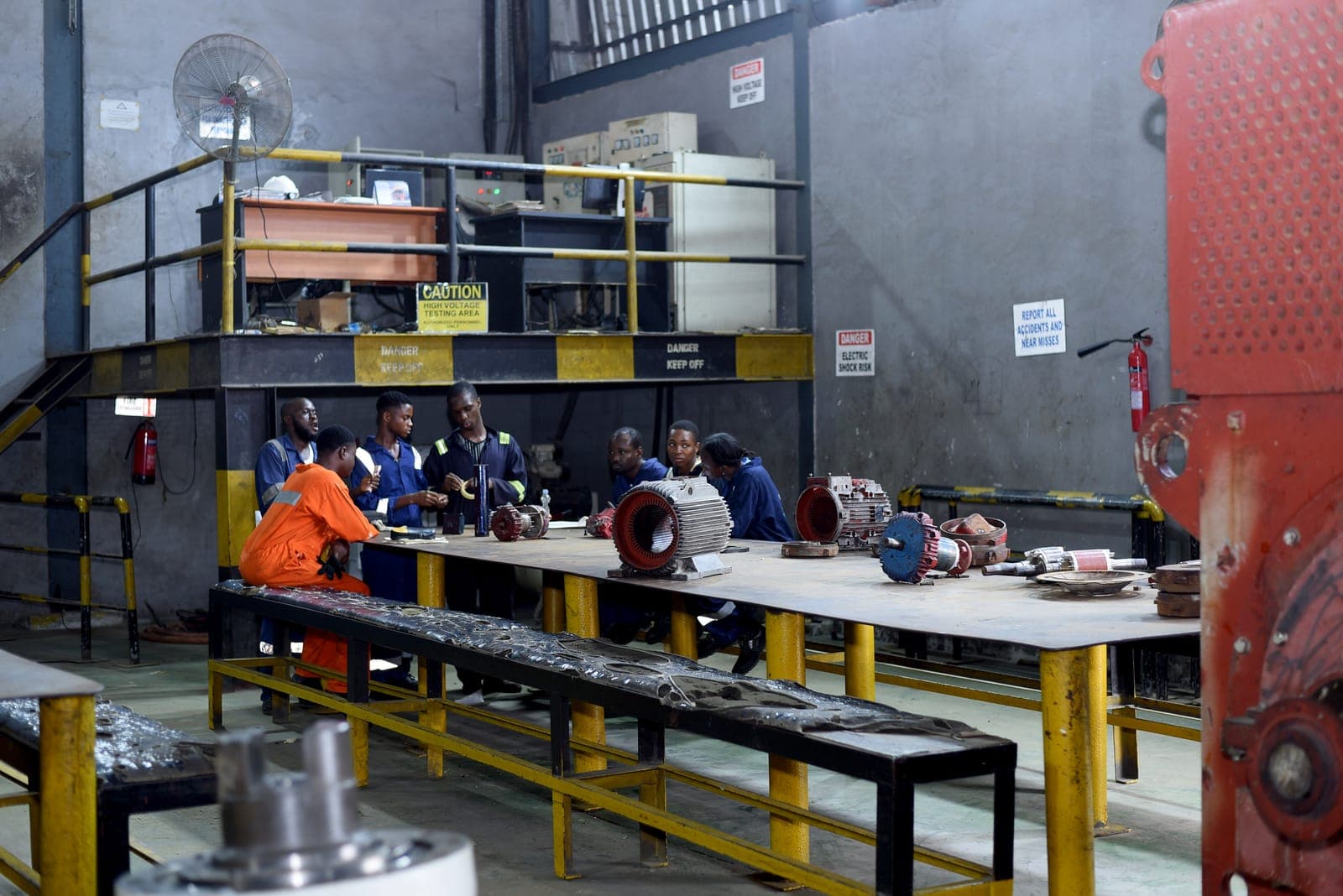 Peakware Offshore team at the workbench during a maintenance job